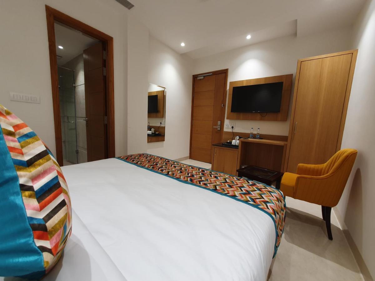 Hotel Classio Royale Amritsar Exteriör bild