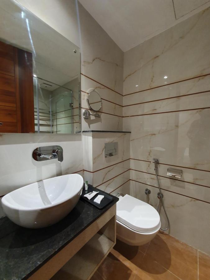 Hotel Classio Royale Amritsar Exteriör bild
