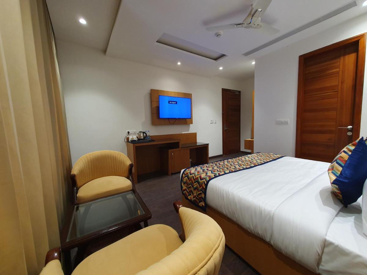 Hotel Classio Royale Amritsar Exteriör bild