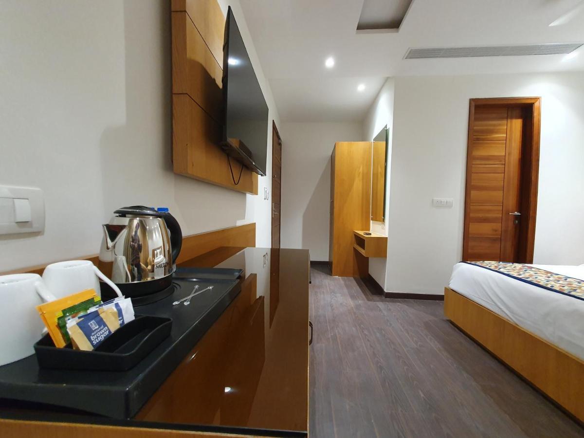 Hotel Classio Royale Amritsar Exteriör bild
