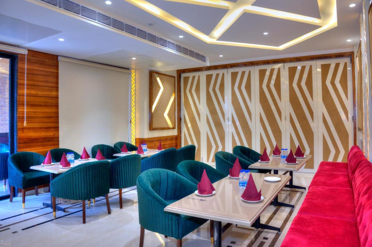 Hotel Classio Royale Amritsar Exteriör bild