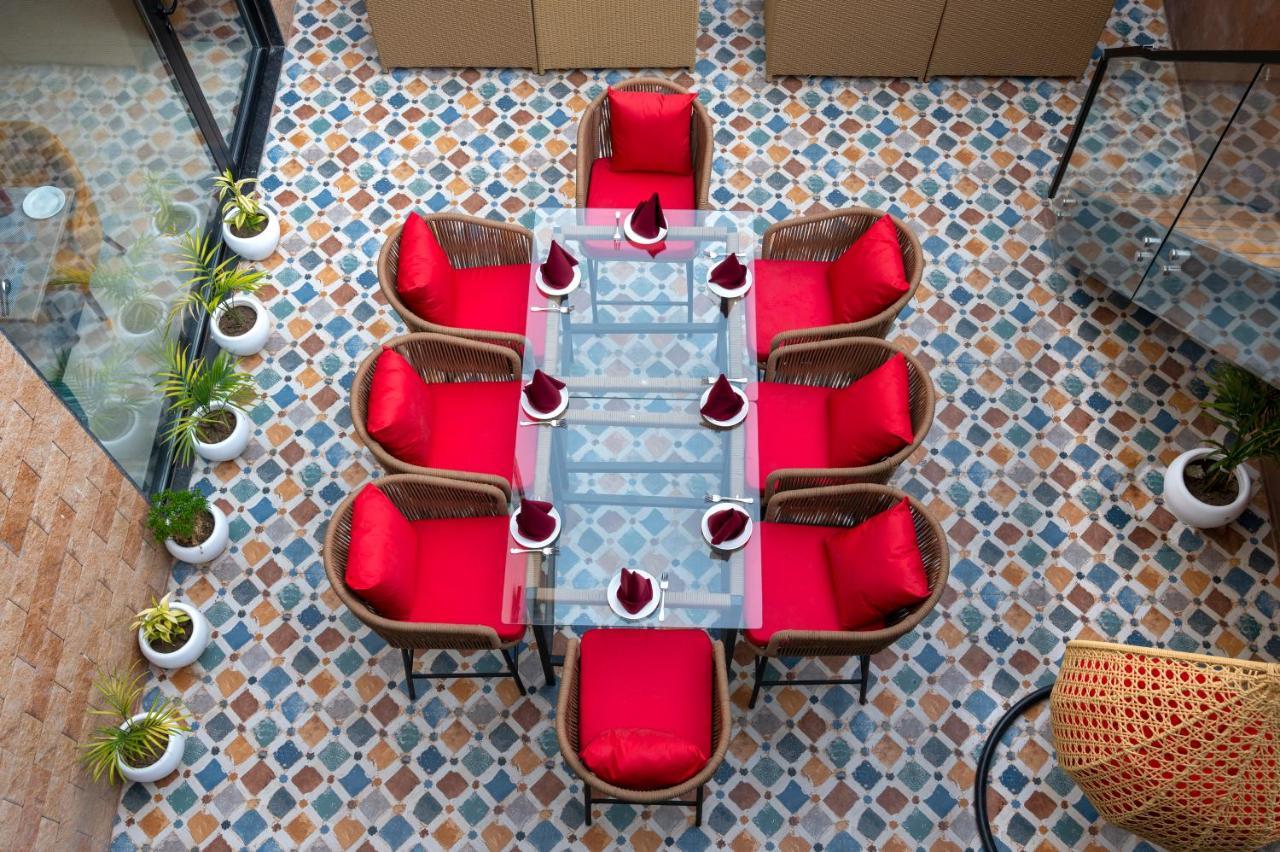 Hotel Classio Royale Amritsar Exteriör bild