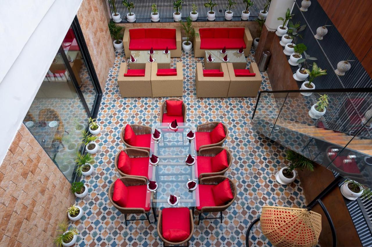 Hotel Classio Royale Amritsar Exteriör bild