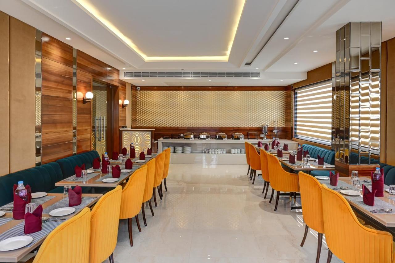 Hotel Classio Royale Amritsar Exteriör bild