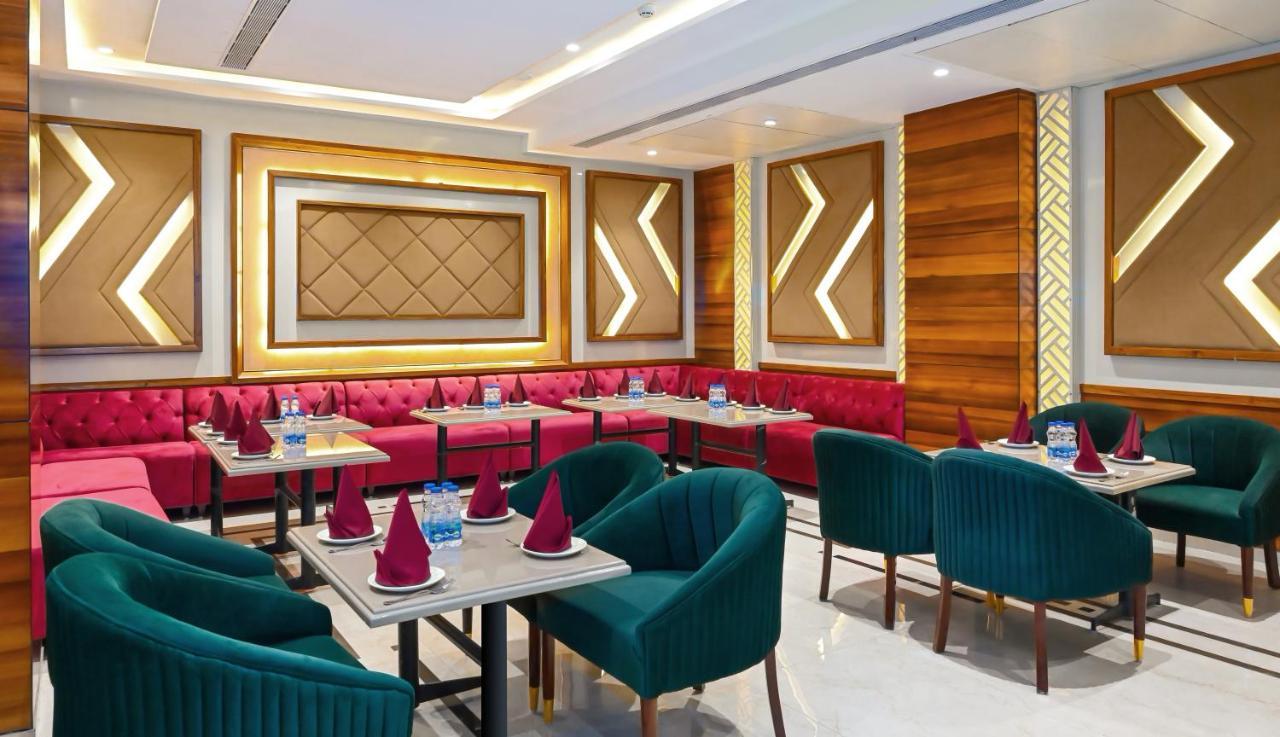 Hotel Classio Royale Amritsar Exteriör bild