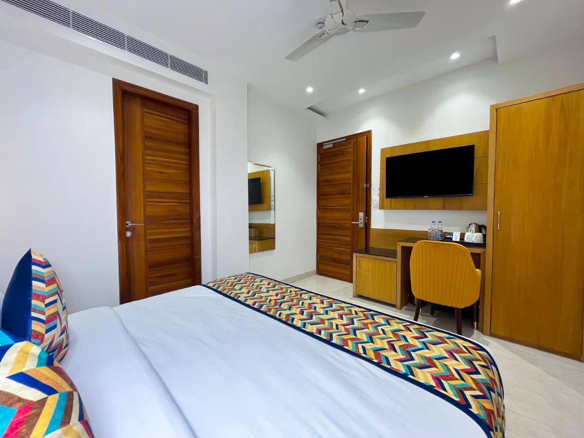 Hotel Classio Royale Amritsar Exteriör bild